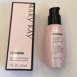 NEW Mary Kay day solution sunscreen spf 35